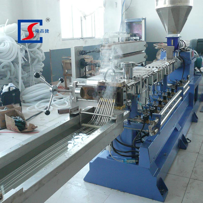 Plastik Kırma Makinesi: Geri Dönüşüm Verimliliğini Artırmaya Nasıl Yardımcı Olur?